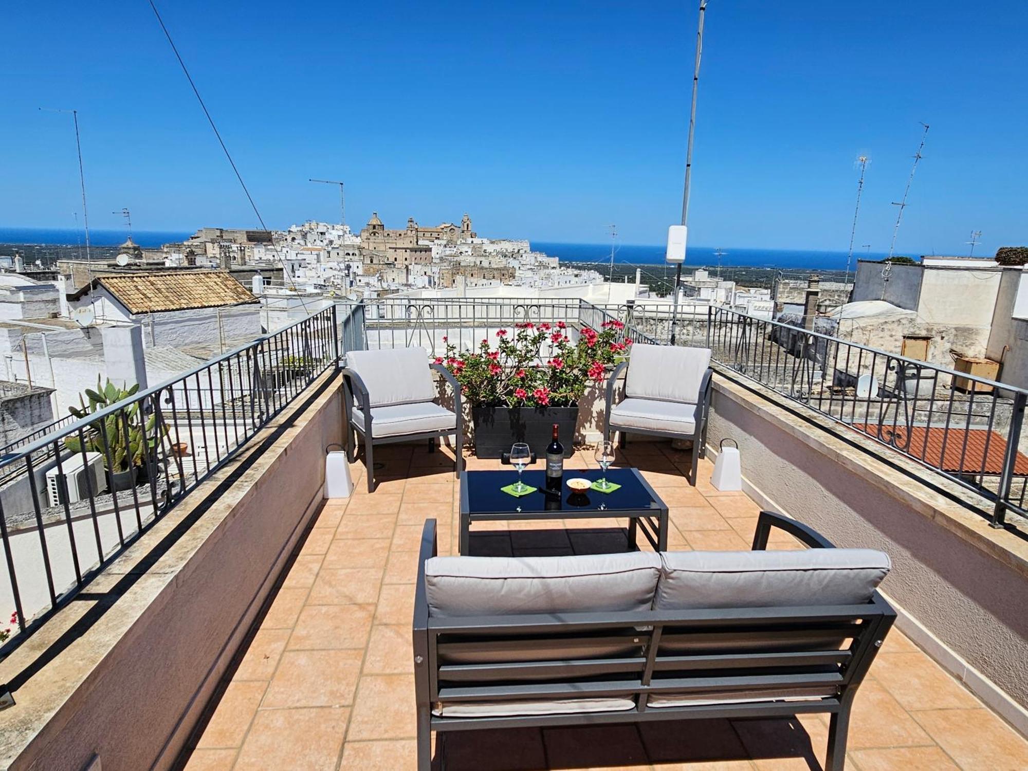 Casa Josephina - Three Level Stone Home With Balcony, 2 Roof Terraces & Sea Views Ostuni Δωμάτιο φωτογραφία
